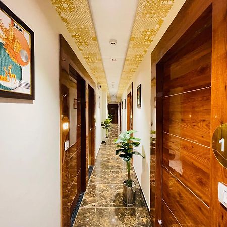 Hotel Avenue Sky Ahmedabad Extérieur photo