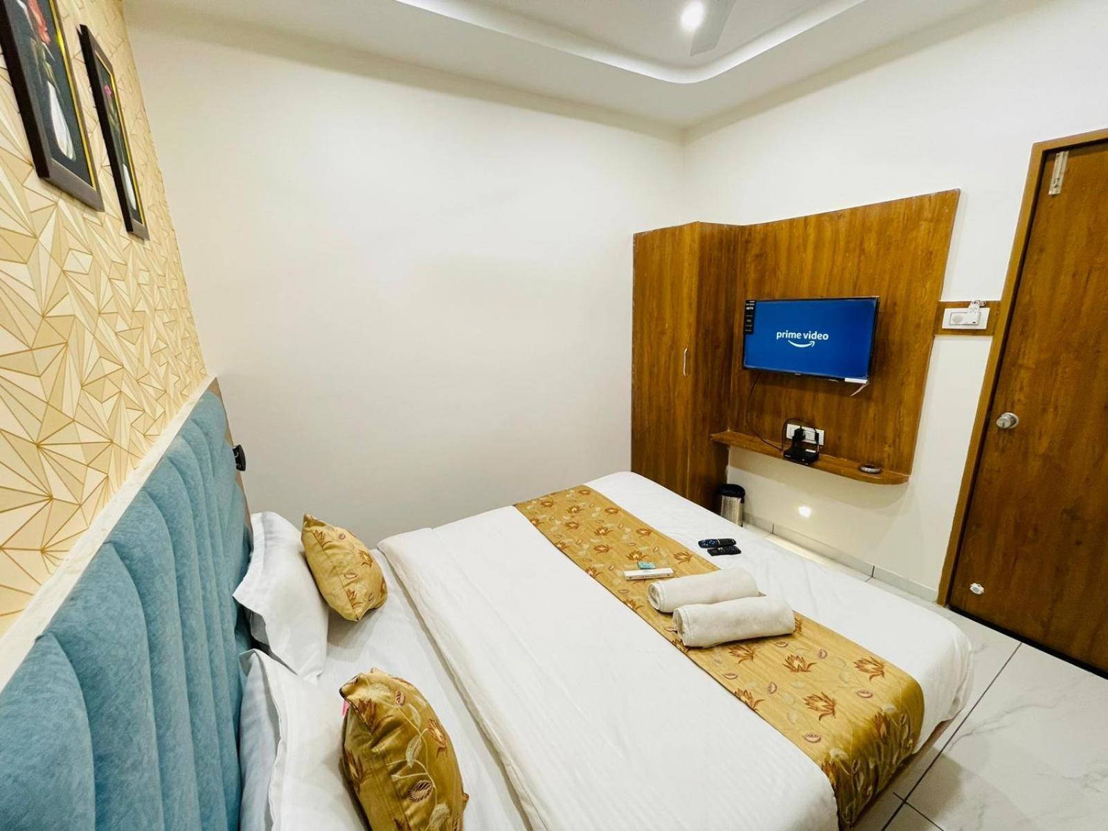 Hotel Avenue Sky Ahmedabad Extérieur photo