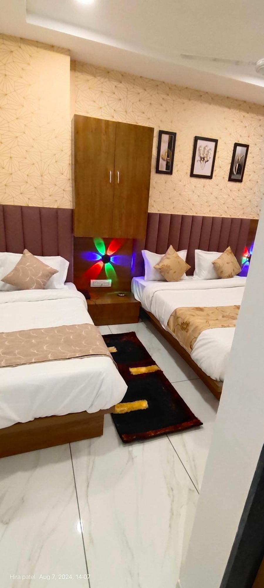 Hotel Avenue Sky Ahmedabad Extérieur photo
