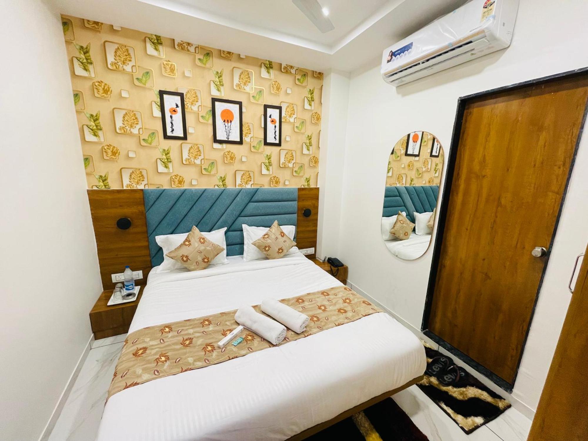 Hotel Avenue Sky Ahmedabad Extérieur photo