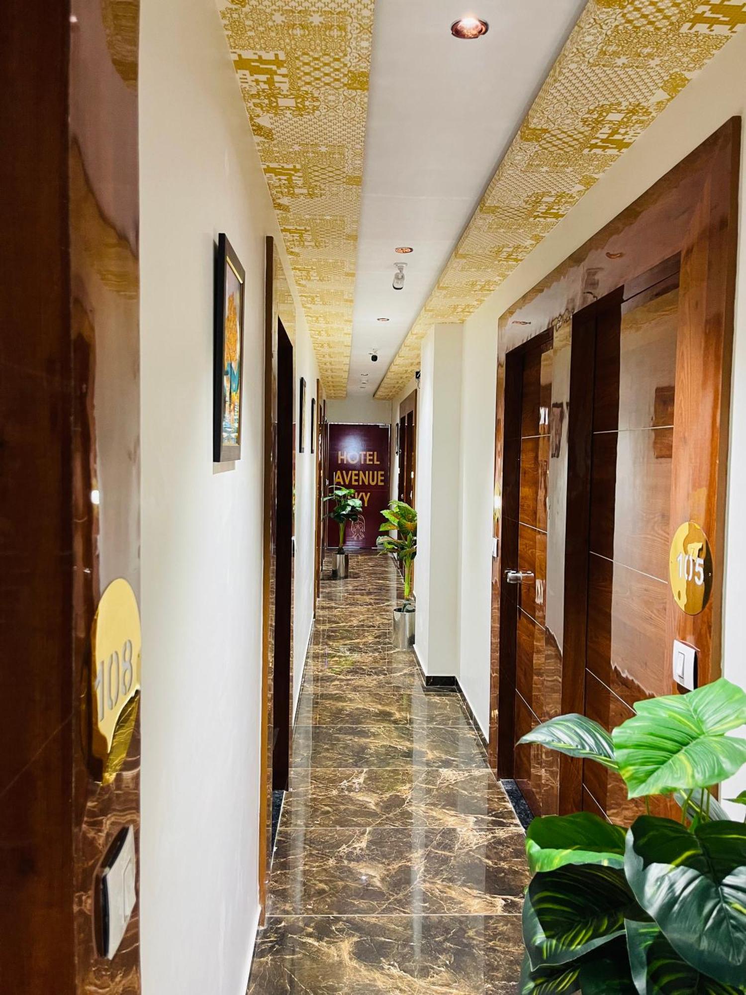 Hotel Avenue Sky Ahmedabad Extérieur photo
