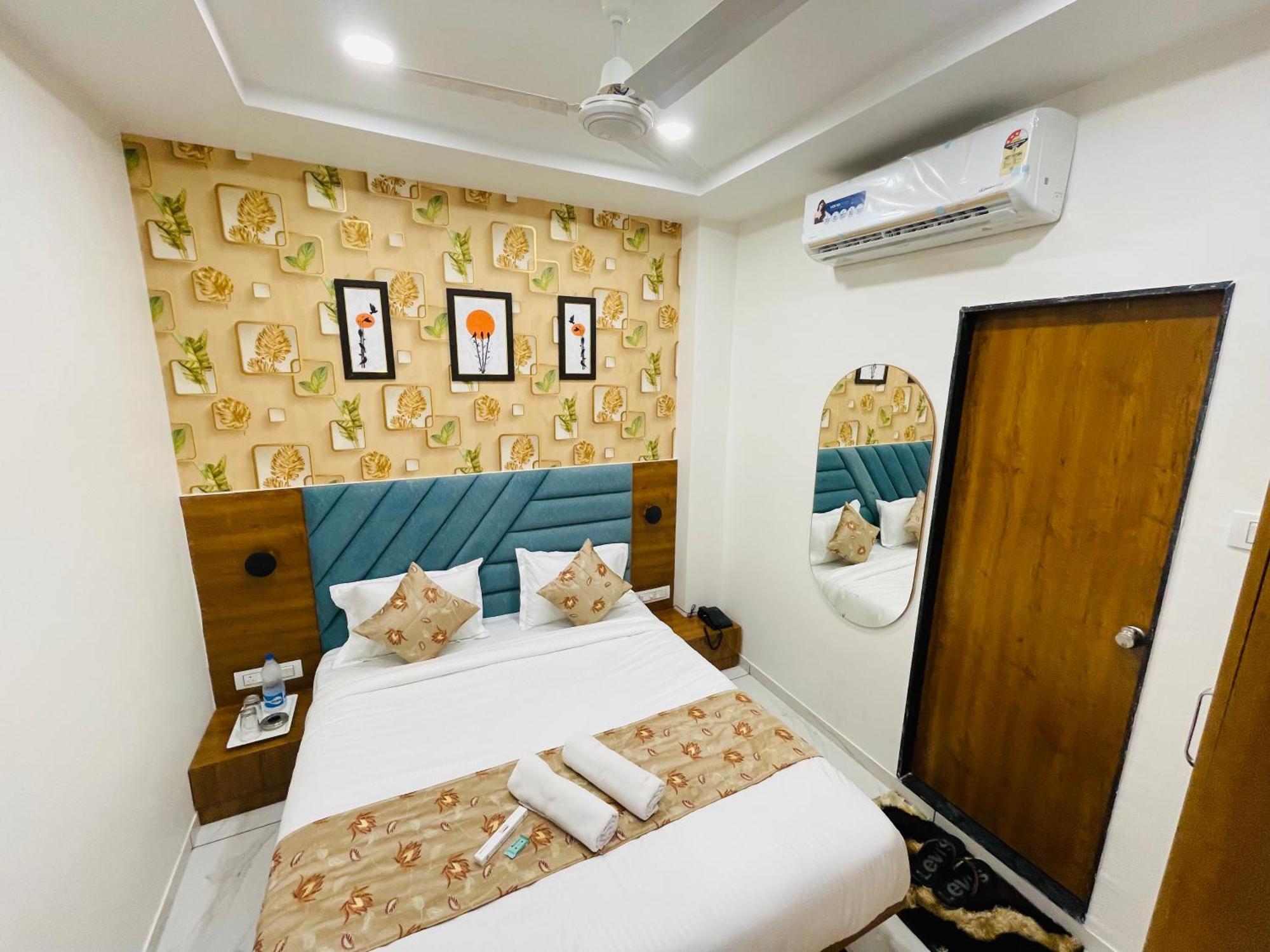 Hotel Avenue Sky Ahmedabad Extérieur photo