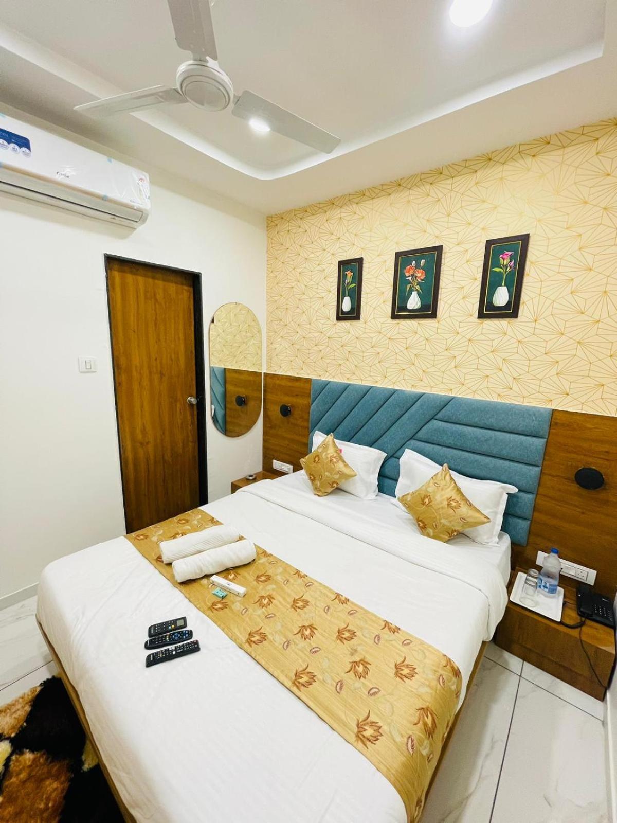 Hotel Avenue Sky Ahmedabad Extérieur photo